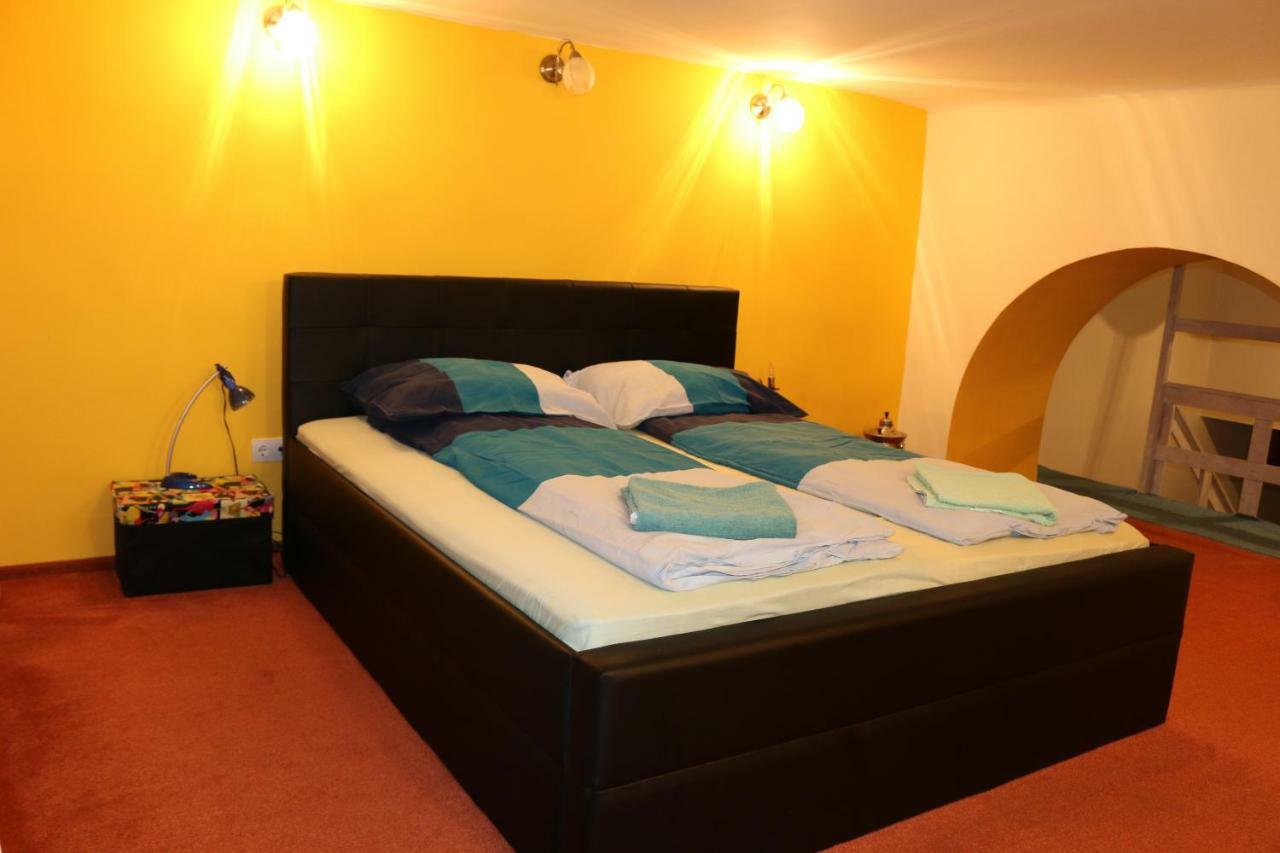 Rockstar Suite In Ruin Quarter Budapest Exterior foto